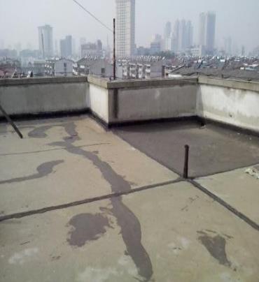 安溪漏水维修 楼顶漏水是什么原因，楼顶漏水维修方法是什么?